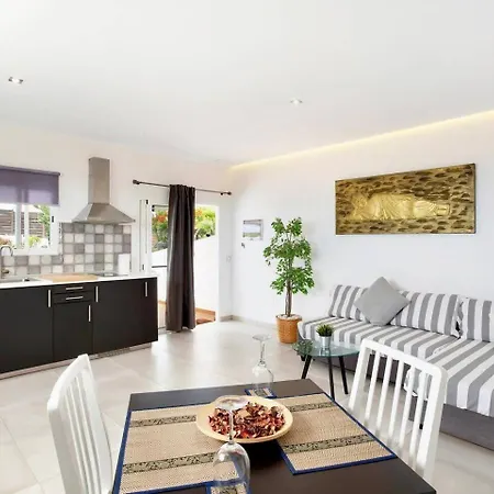 7 Moons Solo Adultos Appartement